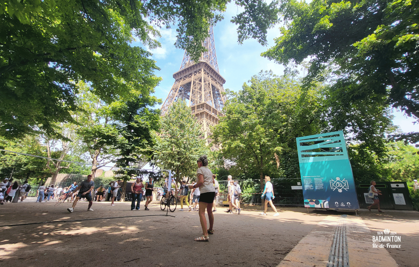 01 - Tour Eiffel - Facebook (1)