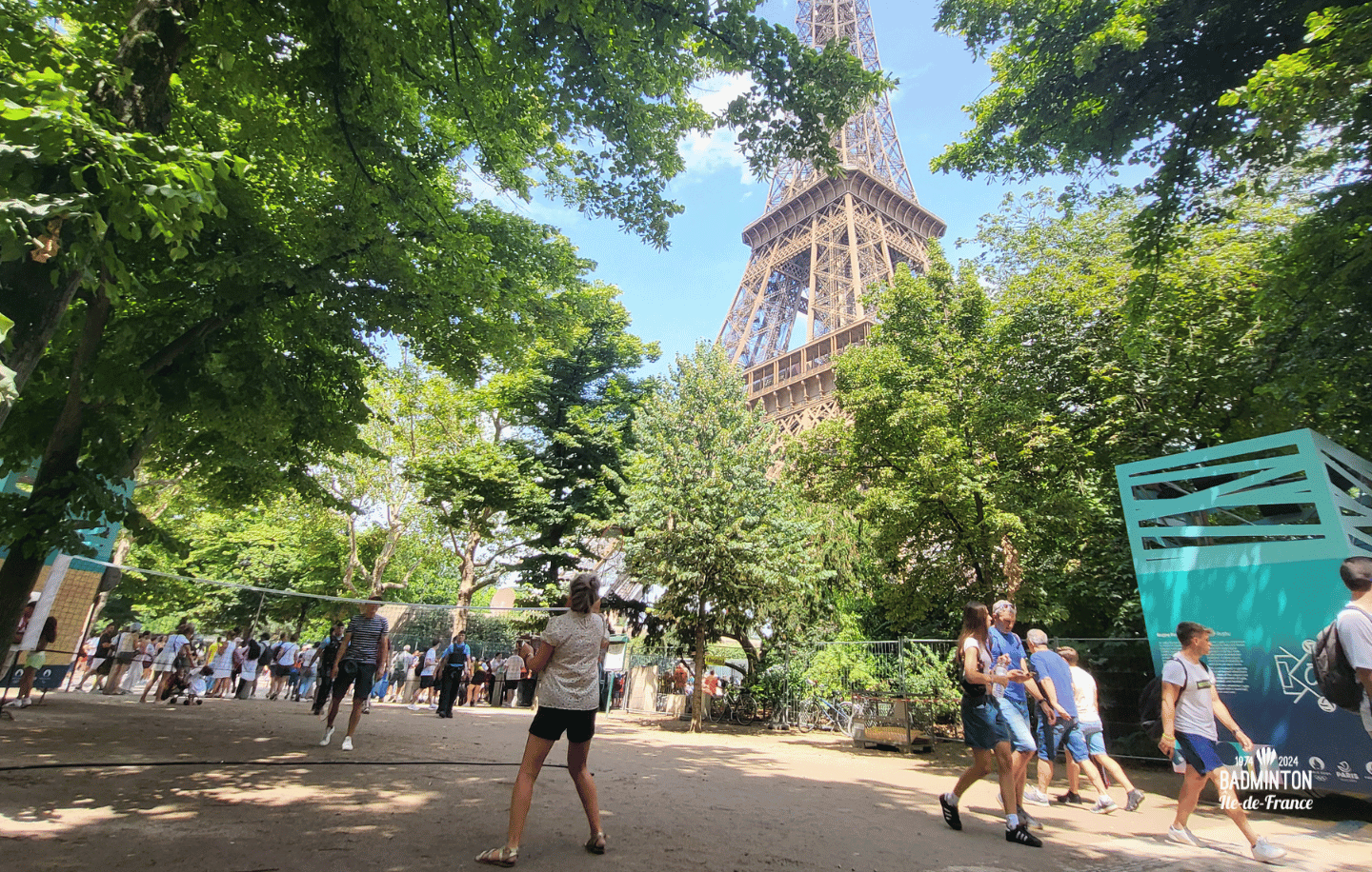 01 - Tour Eiffel - Facebook (2)